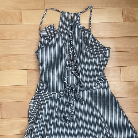 Forever 21 ruffle dress size small - Picture 4 of 4